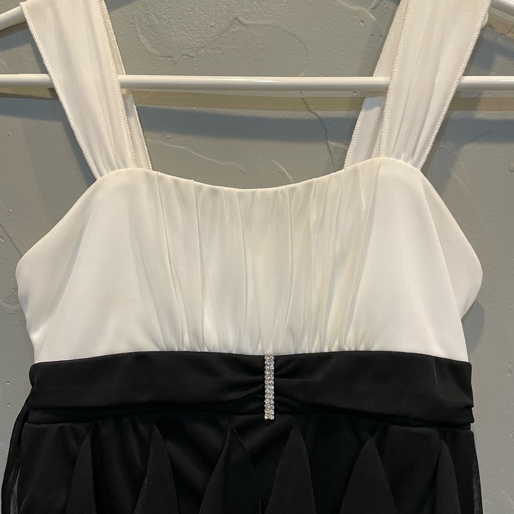 NEW! Black and White fancy girls dress size 7